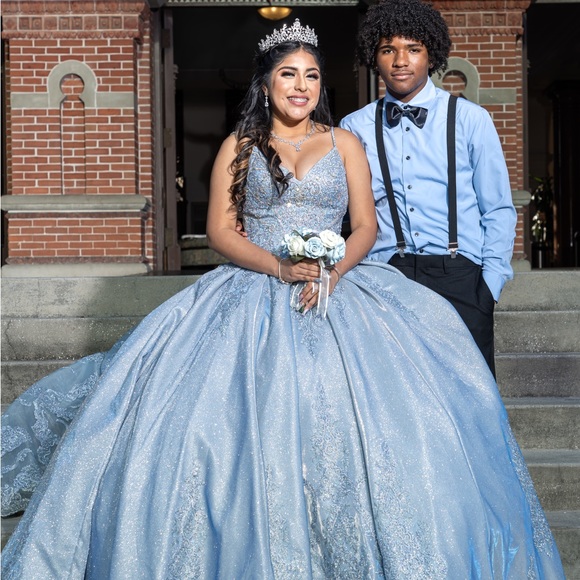 Gorgeous long train Icy blue dress, only worn once and dry cleaned immediately! - Picture 4 of 4